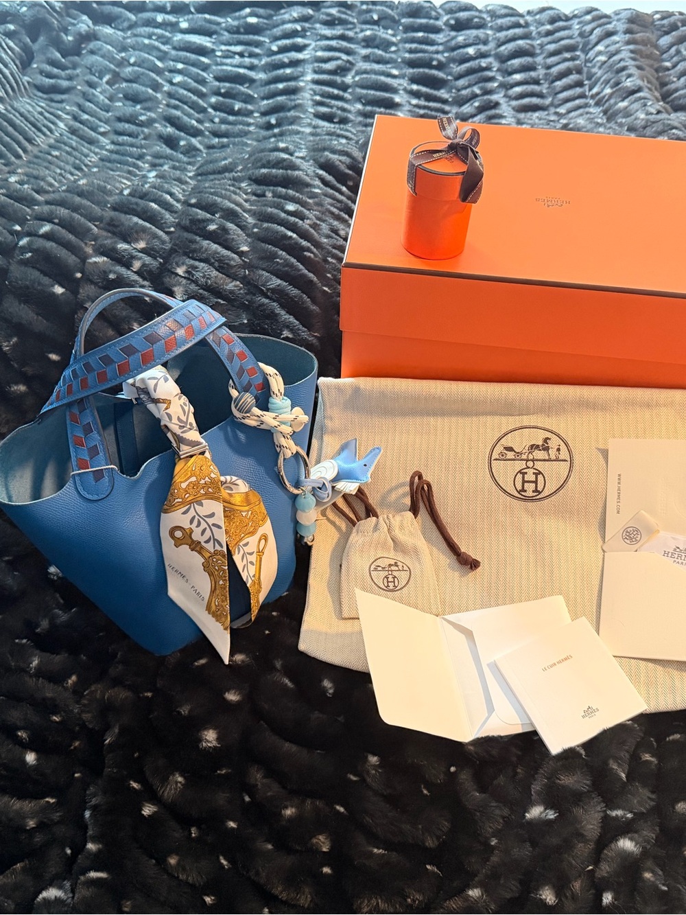 Hermes Bleu Zellige Epsom Tressage Picotin Lock 18 in excellent condition. COA
